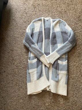 Cozy Open-Front Plaid Cardigan Sweater - Gray & Cream